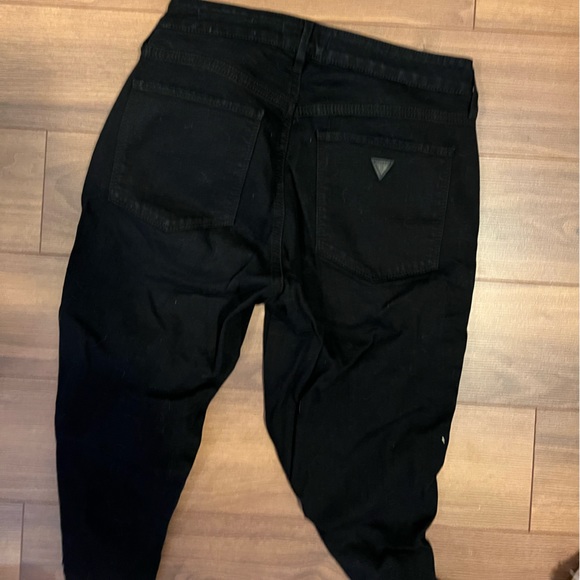 Guess black jeans with pearl accent, size 30, worn twice - Picture 4 of 4
